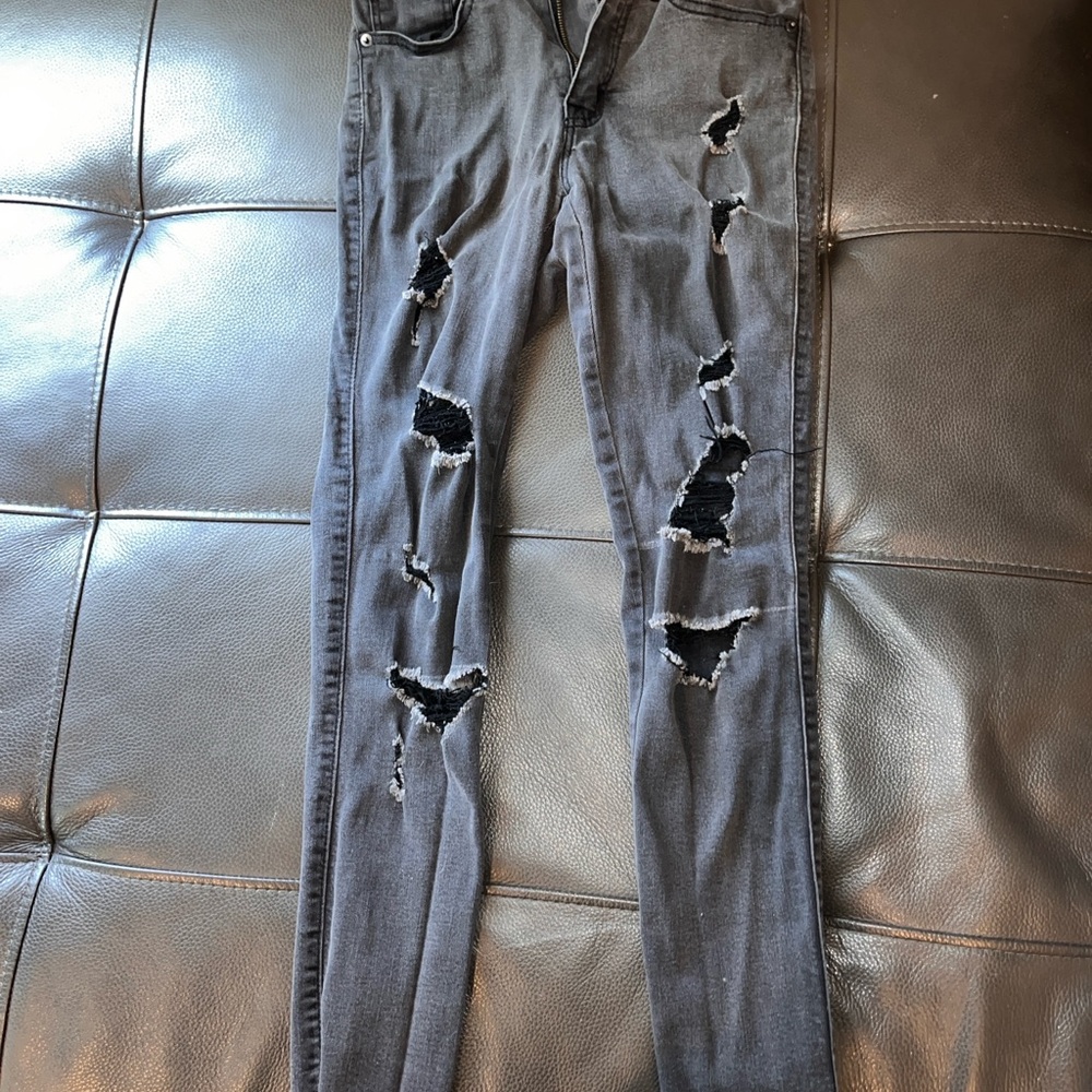 Stylish Distressed Gray Jeans for Women